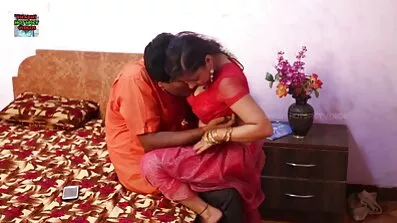 চর্মসার যুবতী মেয়ে বাবার সুস্বাদু লিঙ্গের জন্য পাগল সানি লিওনের হট সেক্স ভিডিও