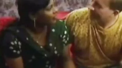 ভাই বোনকে চুদে এবং যোনিতে কাম প্রচুর পরিমাণে। বেঙ্গলি হট সেক্স ভিডিও