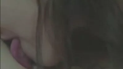 মেয়ে তার বাবাকে শিথিল করেছে, একটি বাংলা হট সেক্স ভিডিও শীতল ব্লোজব করছে।