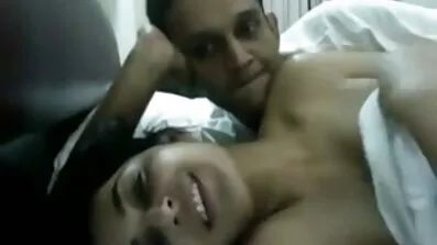 একজন প্রাপ্তবয়স্ক মা তার ছেলেকে একটি ভগ চাটতে দিয়েছেন যাতে সে তাকে বিরক্ত করা দেশী হট সেক্স ভিডিও বন্ধ করে দেয়