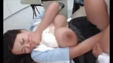 পরিণত হট হট সেক্স ভিডিও মা তার ছেলে এবং cums সামনে লোমশ cunt হস্তমৈথুন