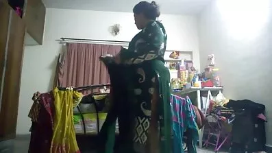 আমি আমার ভাইকে প্রসারিত করতে সাহায্য করতে বলেছিলাম, এবং হট সেক্স ভিডিও বেঙ্গলি সে আমার ভোদা নিয়ে প্রসারিত করে