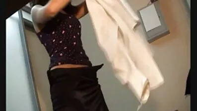 Busty mommy আমার শিশ্ন স্তন্যপান করতে ভালোবাসে যখন বাড়িতে বাংলা হট ভিডিও সেক্স কেউ নেই