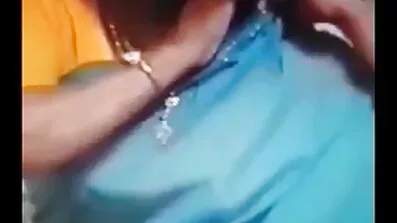 ছেলে তার অতৃপ্ত মাকে হাই হিলের পরমানন্দে বাংলা হট সেক্স ভিডিও নিয়ে এসেছে